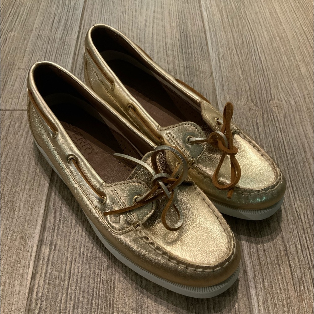 SPERRY gold leather Topsiders